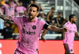 九州娱乐app-梅西攻破对手球门，巴萨登顶积分榜