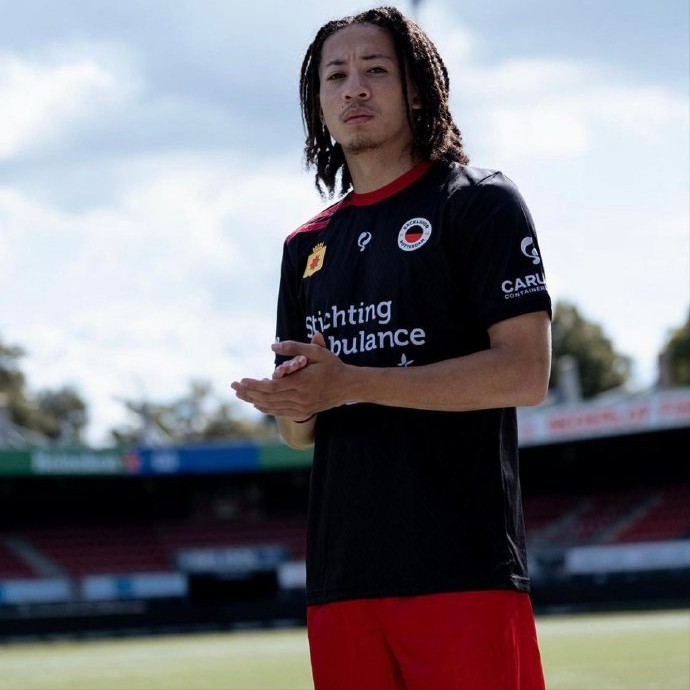 九州娱乐VIP-阿贾克斯中场当选队长,积极带领球队进攻