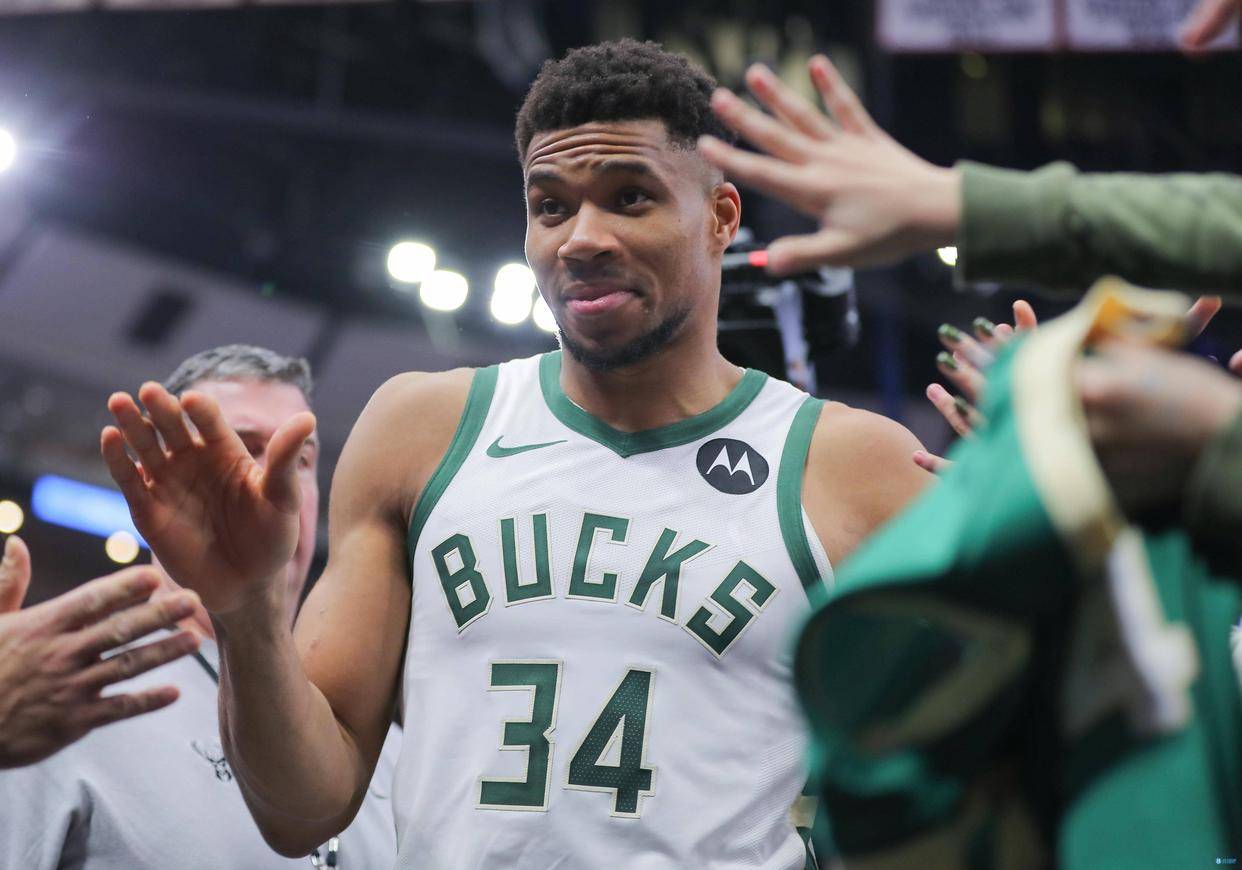 九州娱乐-包含雄鹿队主帅赞扬字母哥出色表现，称之为球队骄傲的词条