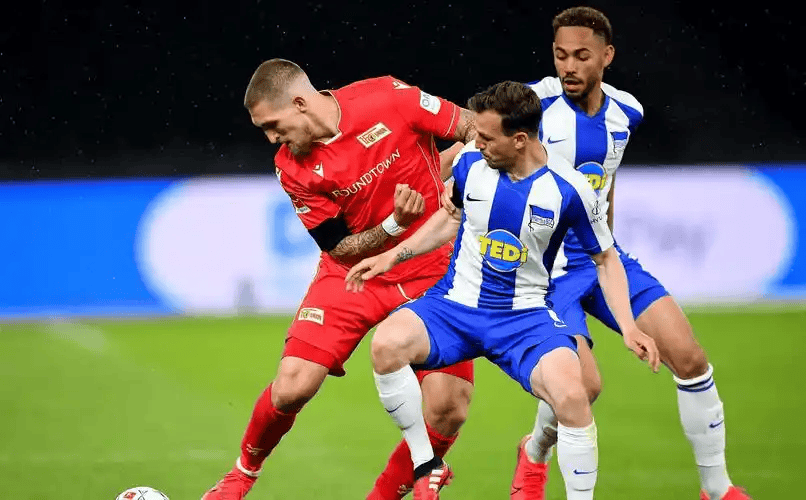 哈德斯菲尔德不敌对手，保级形势岌岌可危！的简单介绍