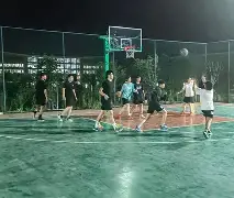 九州娱乐app-新赛季的篮球比赛即将升级,让球迷充满期待英文