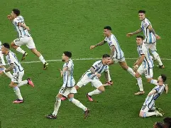 梅西奋力坚守,队友未能助力遗憾出局的原因 梅西奋力坚守,队友未能助力遗憾出局的原因