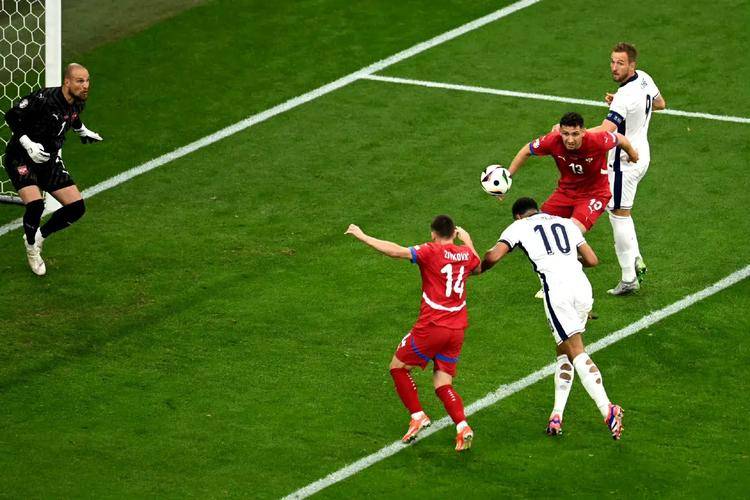 比赛结果如何影响球队排名？精彩足球赛事势如破竹的简单介绍